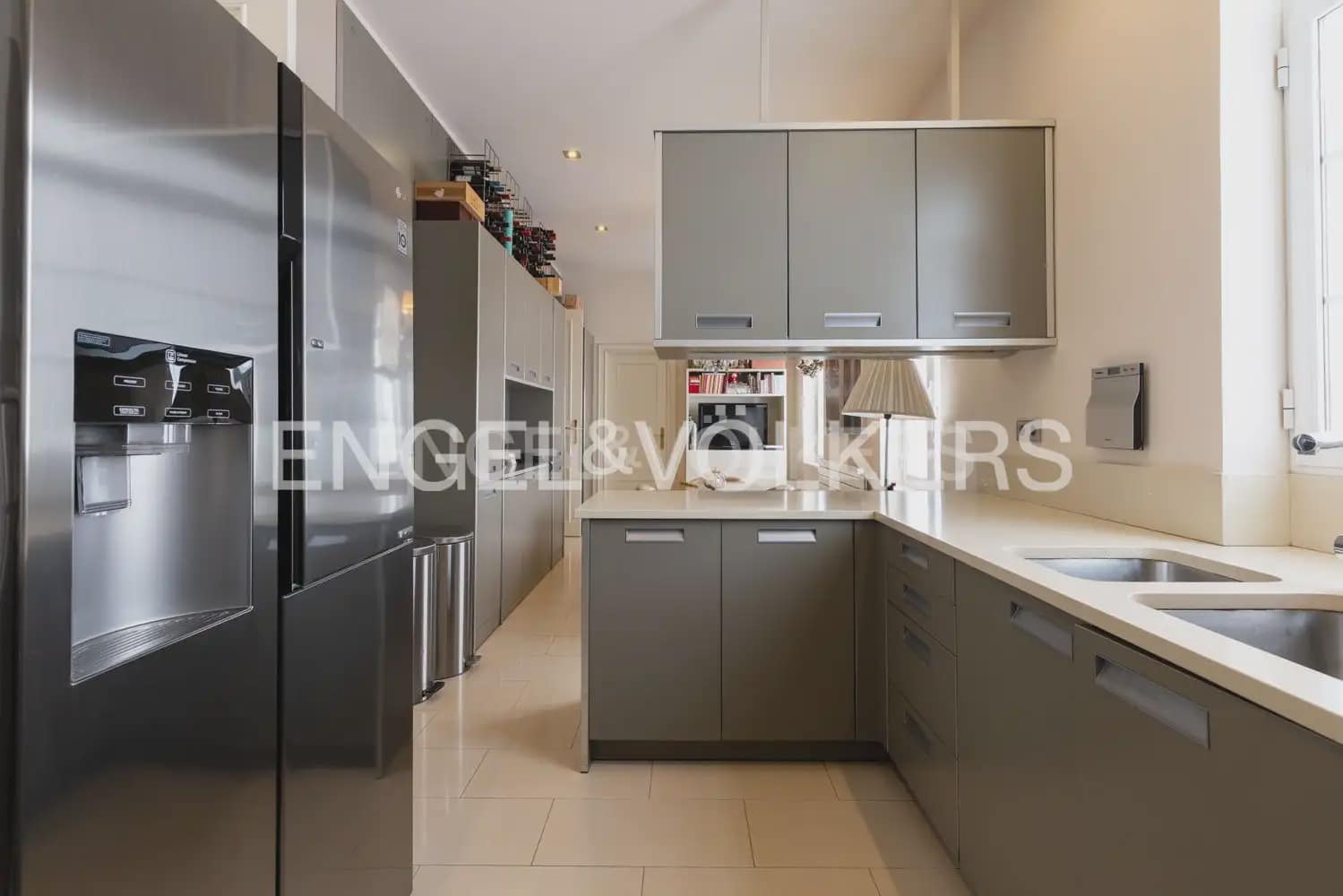 Appartement à vendre à Valence ville avec garage - 2 900 000 € (Ref: 10099387)
