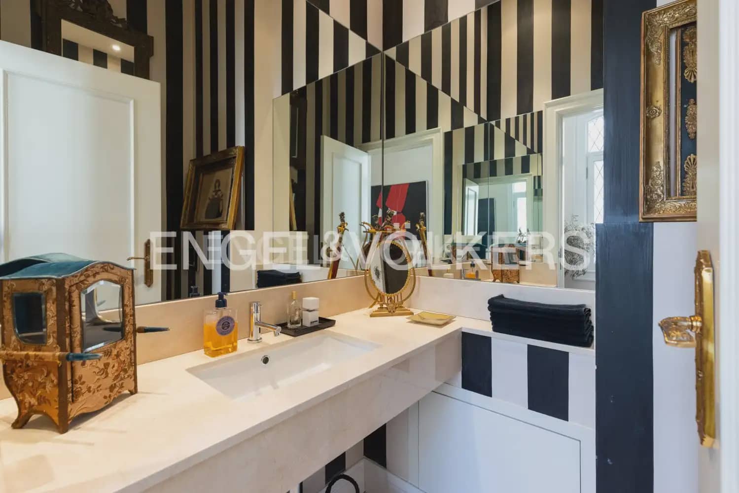Appartement à vendre à Valence ville avec garage - 2 900 000 € (Ref: 10099387)