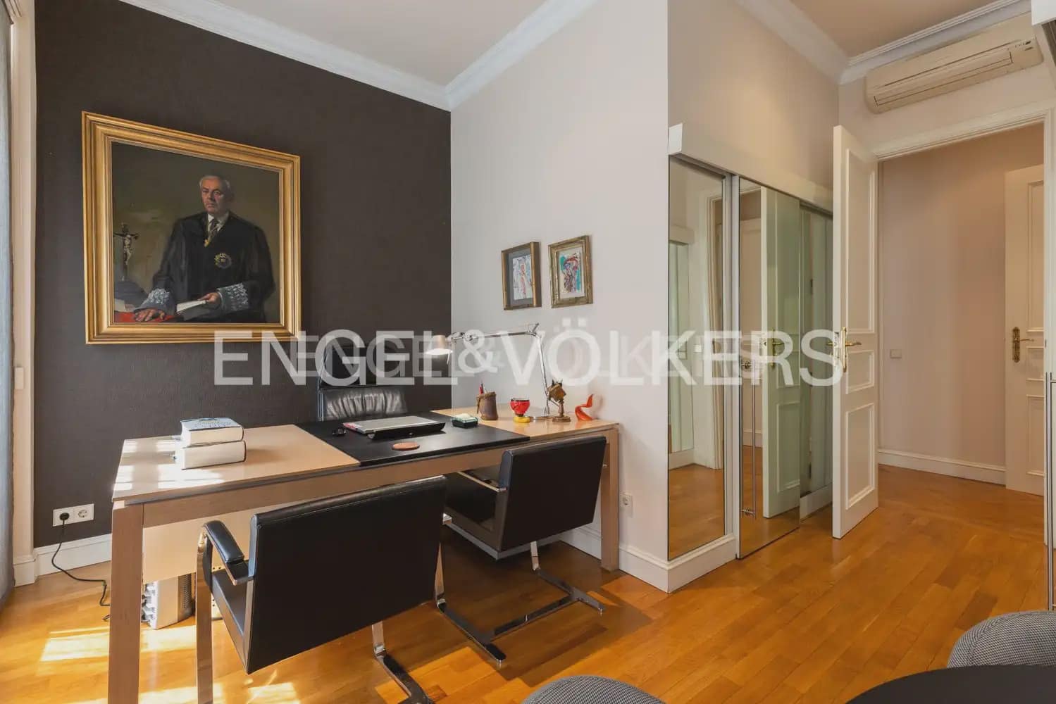 Appartement à vendre à Valence ville avec garage - 2 900 000 € (Ref: 10099387)