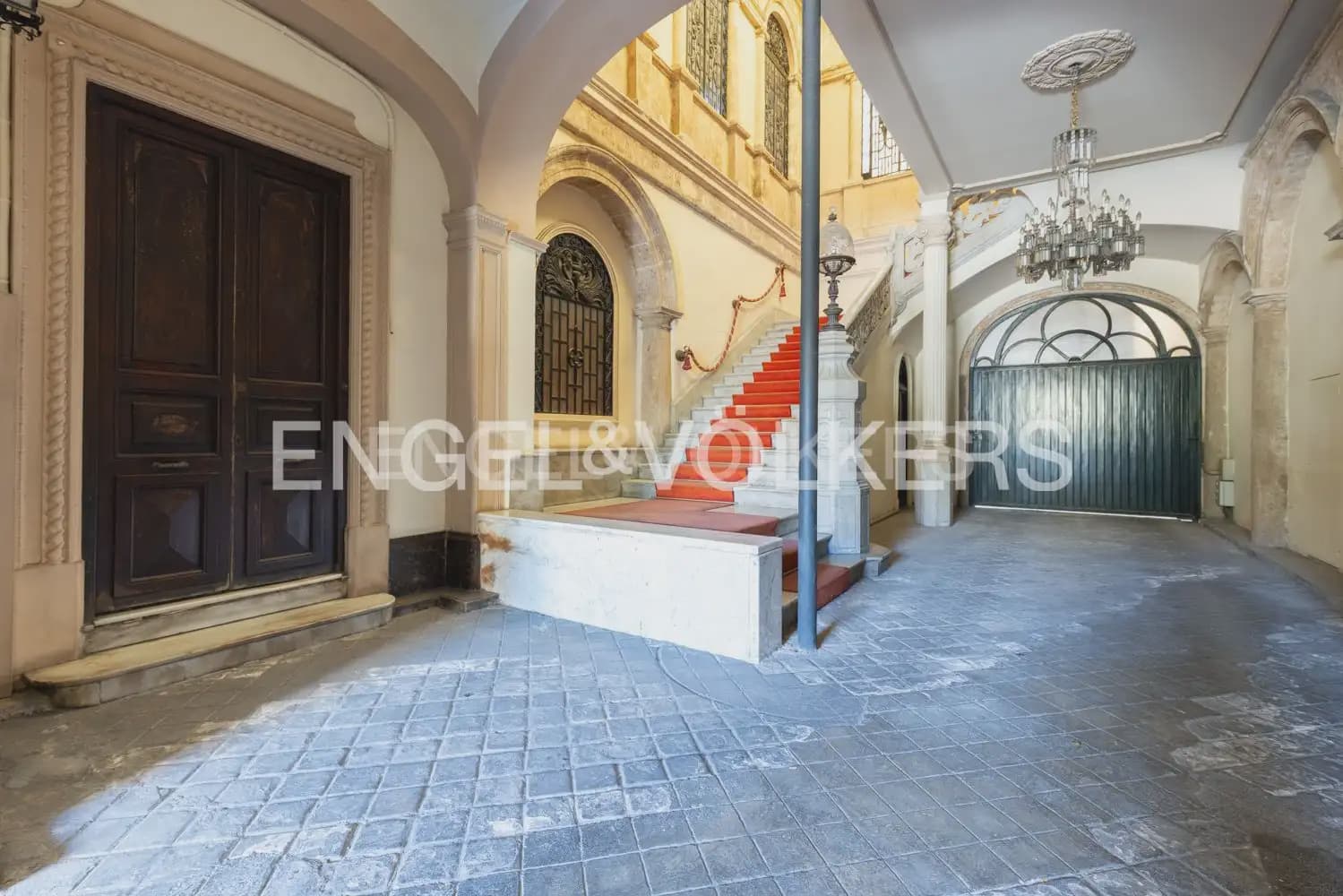 Appartement à vendre à Valence ville avec garage - 2 900 000 € (Ref: 10099387)
