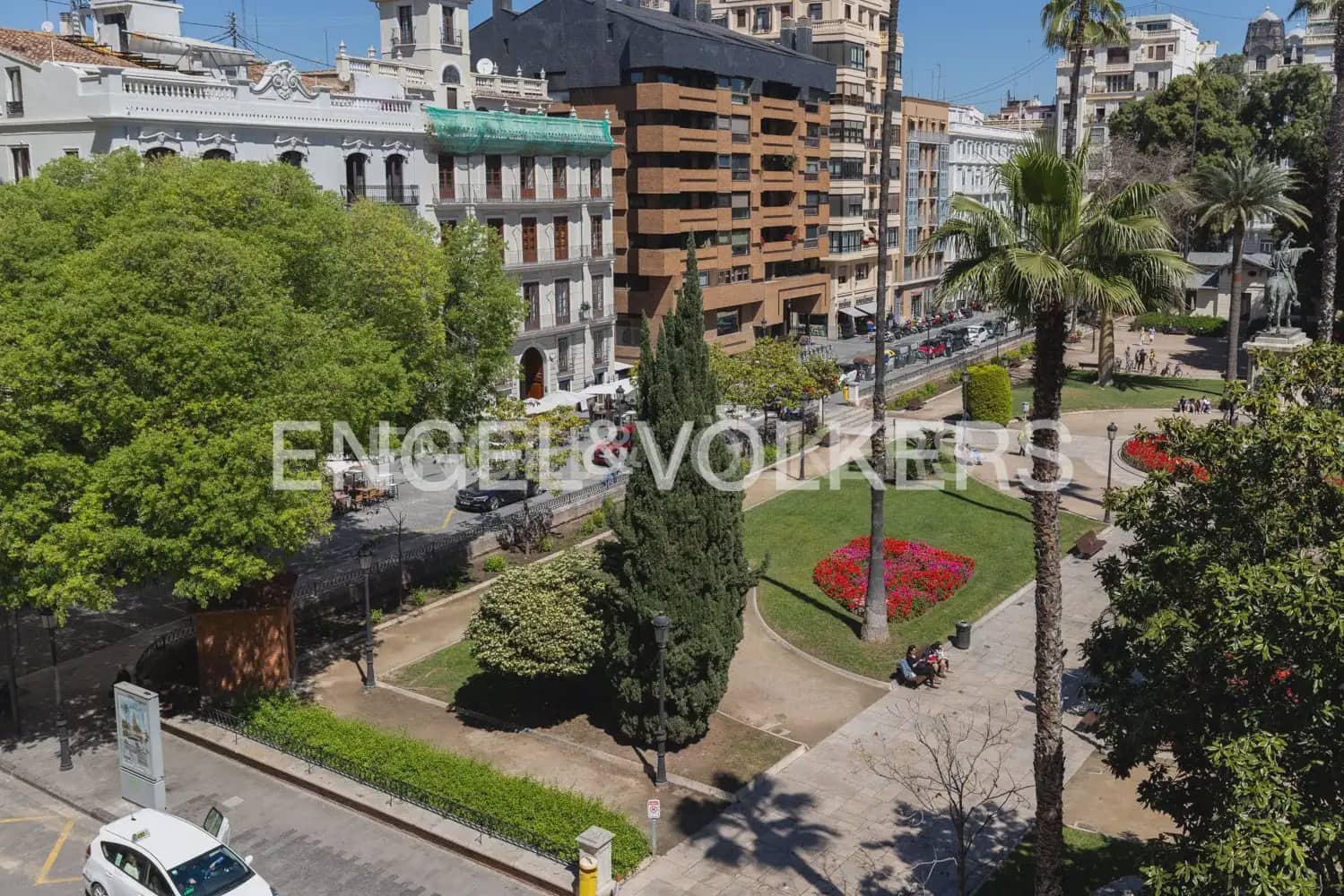 Appartement à vendre à Valence ville avec garage - 2 900 000 € (Ref: 10099387)