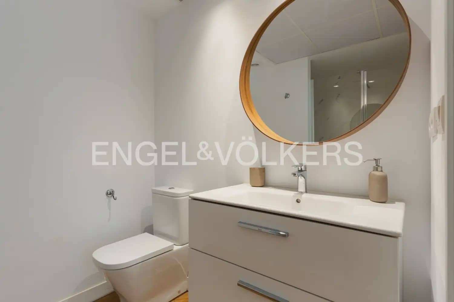 1 slaapkamer Flat te huur in Valencia stad met zwembad - € 1.550 (Ref: 10099449)