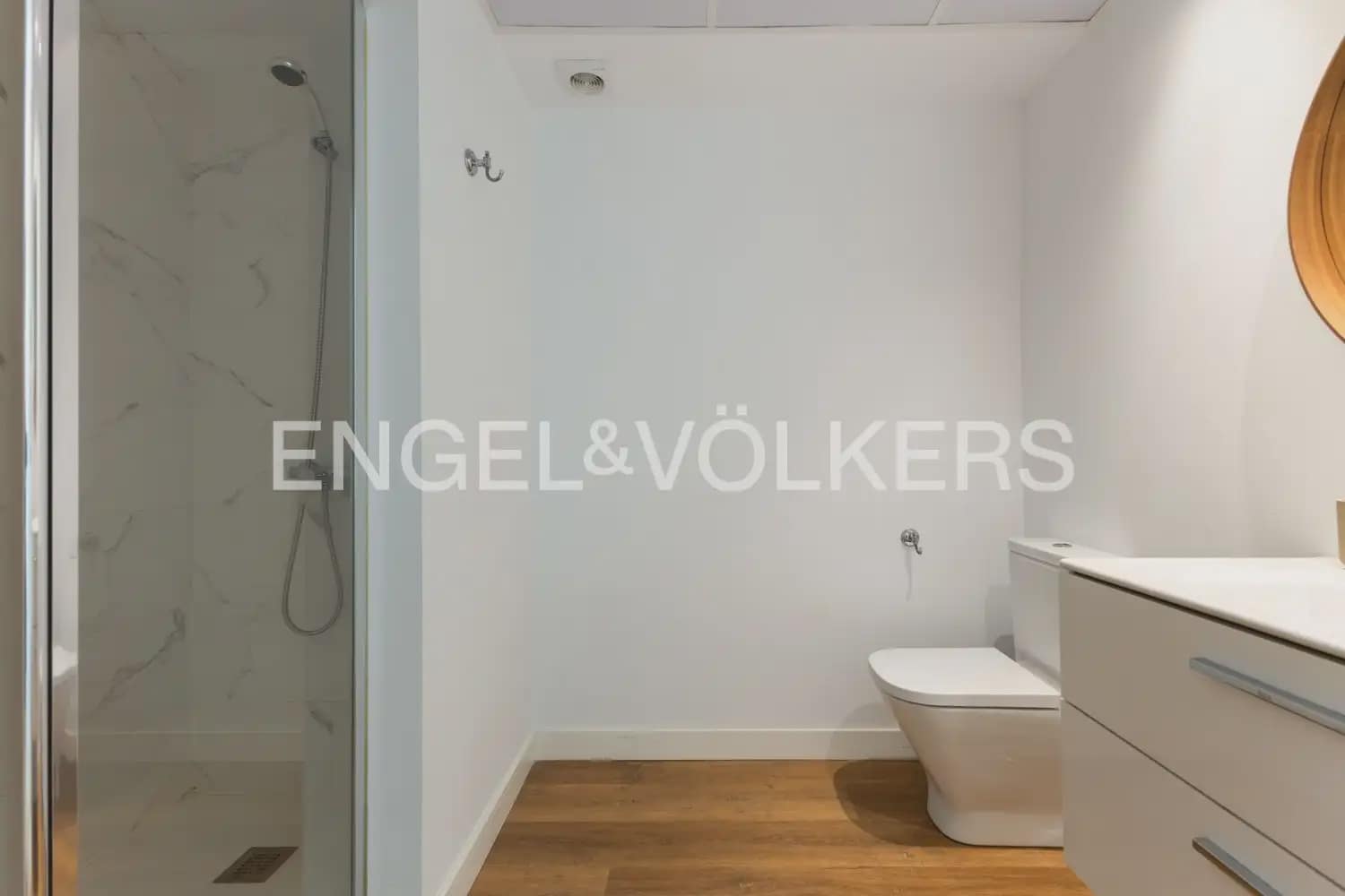 1 slaapkamer Flat te huur in Valencia stad met zwembad - € 1.550 (Ref: 10099449)