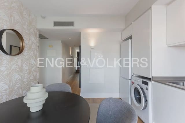1 soveværelse Lejlighed til leje i La Roqueta, Valencia by med swimmingpool - € 1.550 (Ref: 10099449)