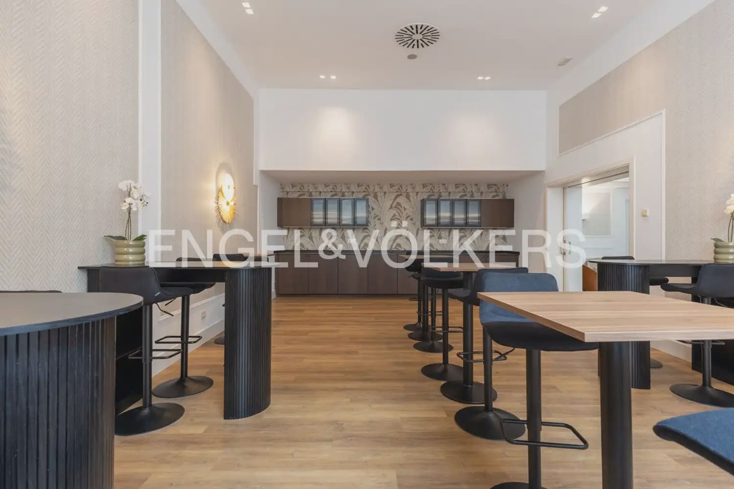 1 slaapkamer Flat te huur in Valencia stad met zwembad - € 1.550 (Ref: 10099449)