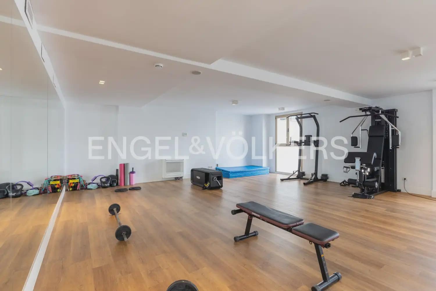 1 slaapkamer Flat te huur in Valencia stad met zwembad - € 1.550 (Ref: 10099449)