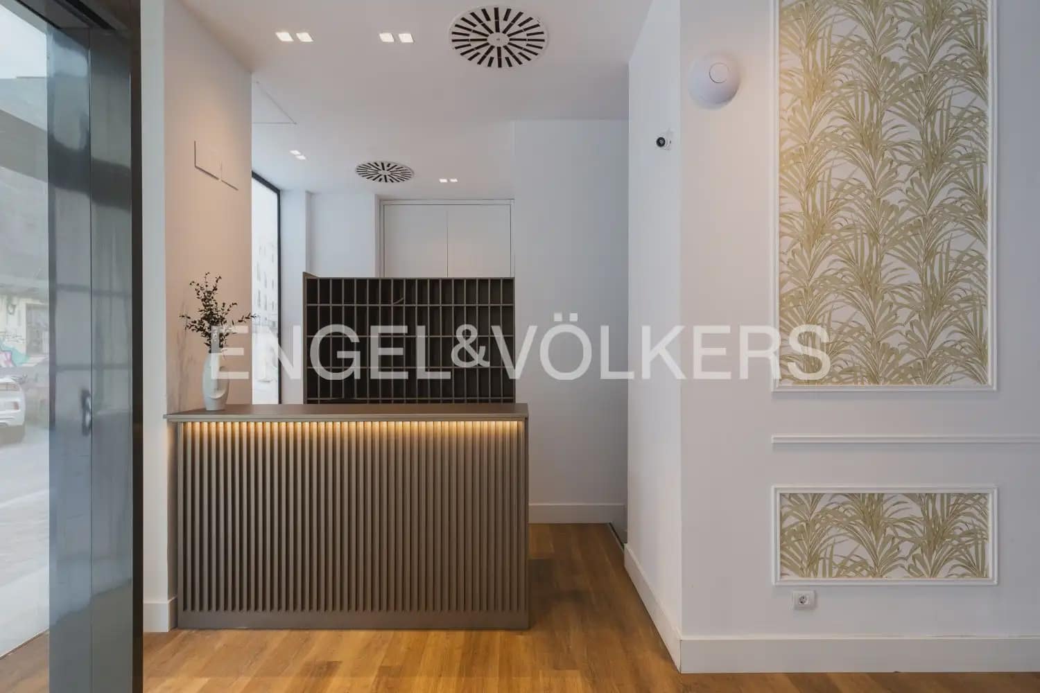 1 slaapkamer Flat te huur in Valencia stad met zwembad - € 1.550 (Ref: 10099449)