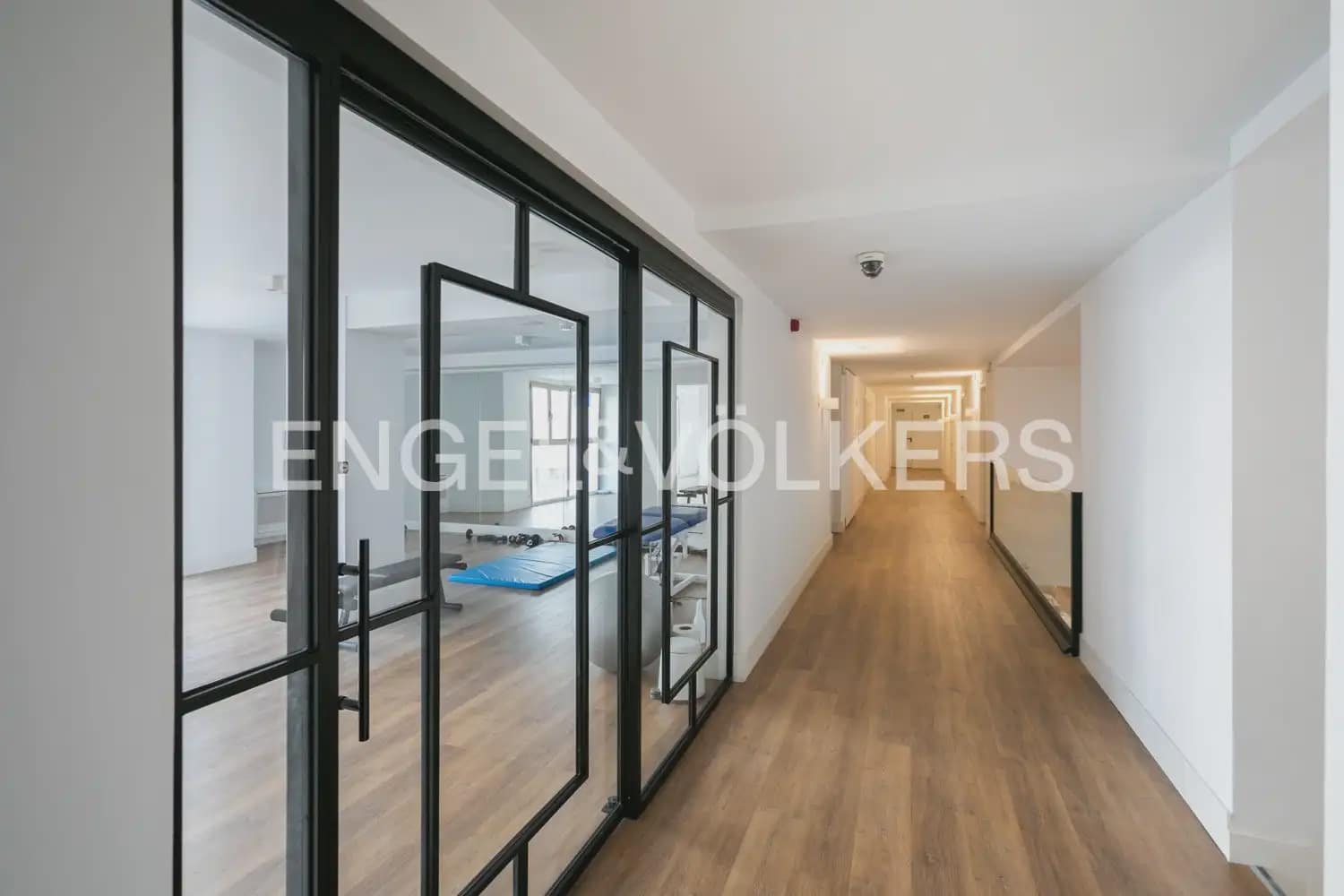 1 slaapkamer Flat te huur in Valencia stad met zwembad - € 1.550 (Ref: 10099449)