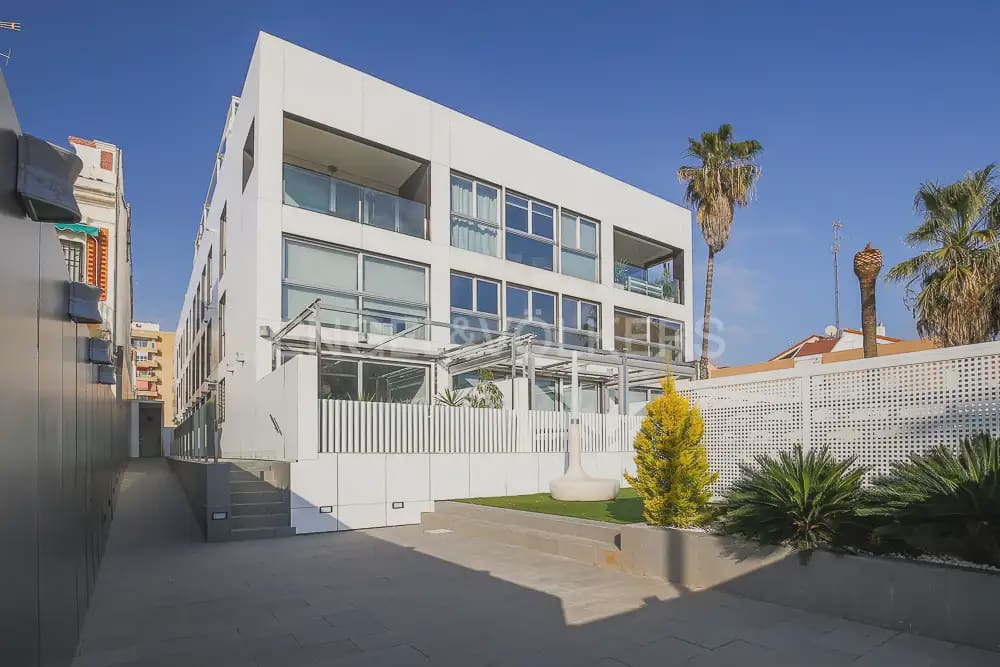 2 quarto Apartamento para arrendar em Valencia cidade com garagem - 2 300 € (Ref: 10099450)