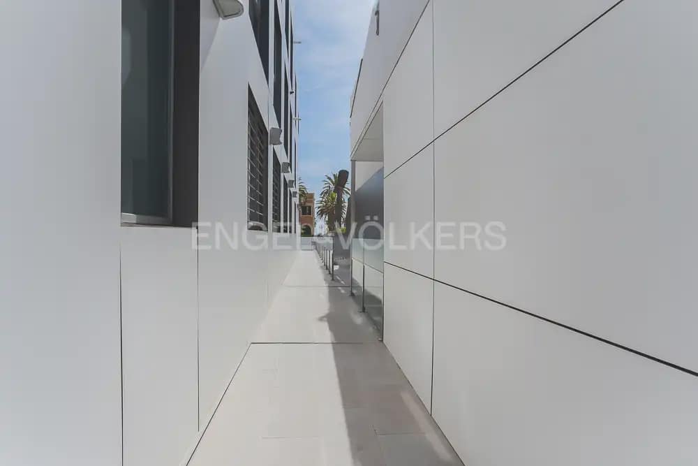 2 quarto Apartamento para arrendar em Valencia cidade com garagem - 2 300 € (Ref: 10099450)