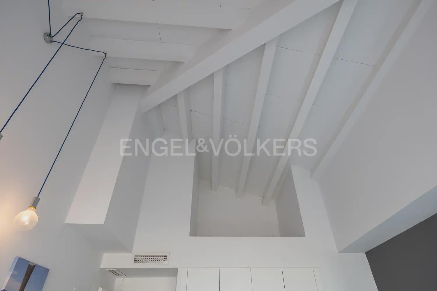 2 quarto Apartamento para arrendar em Valencia cidade com garagem - 2 300 € (Ref: 10099450)