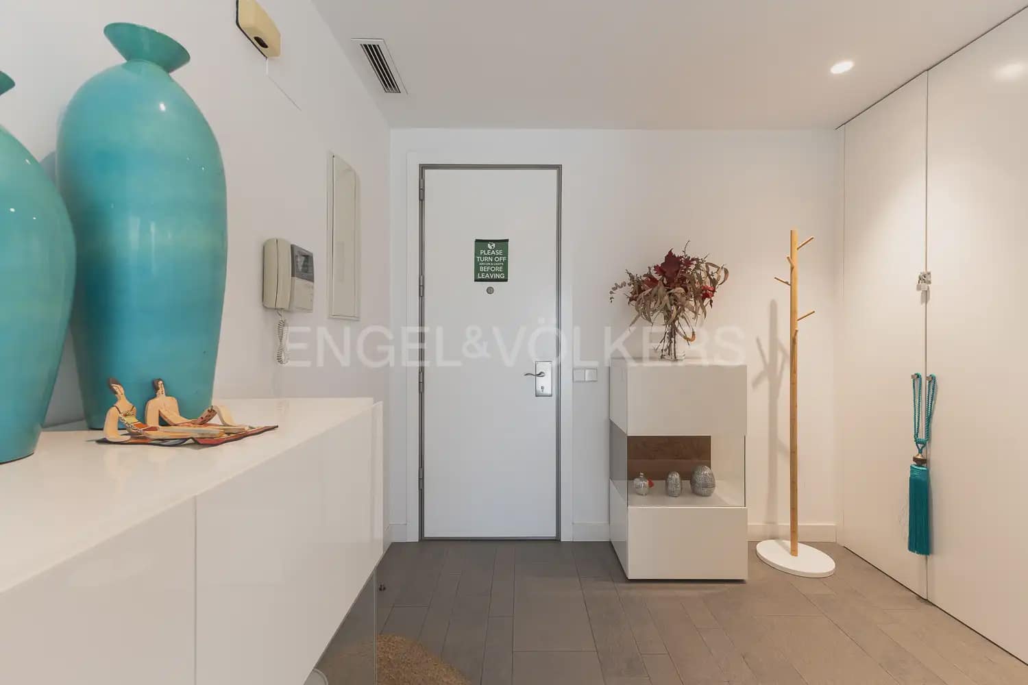2 quarto Apartamento para arrendar em Valencia cidade com garagem - 2 300 € (Ref: 10099450)