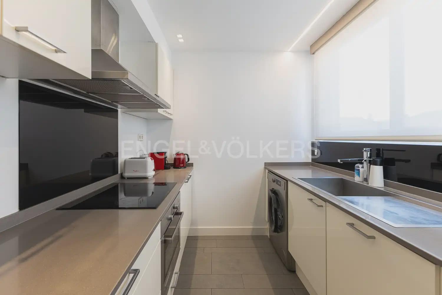 2 quarto Apartamento para arrendar em Valencia cidade com garagem - 2 300 € (Ref: 10099450)