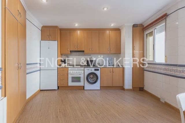 2 soveværelse Lejlighed til leje i El Carme, Valencia by - € 2.350 (Ref: 10099451)