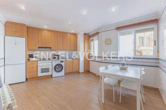 2 soveværelse Lejlighed til leje i El Carme, Valencia by - € 2.350 (Ref: 10099451)