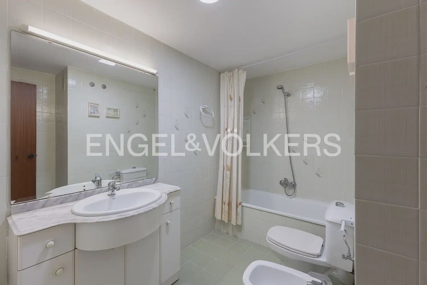 Piso de 3 habitaciones en València ciudad en venta con garaje - 520.000 € (Ref: 10100730)