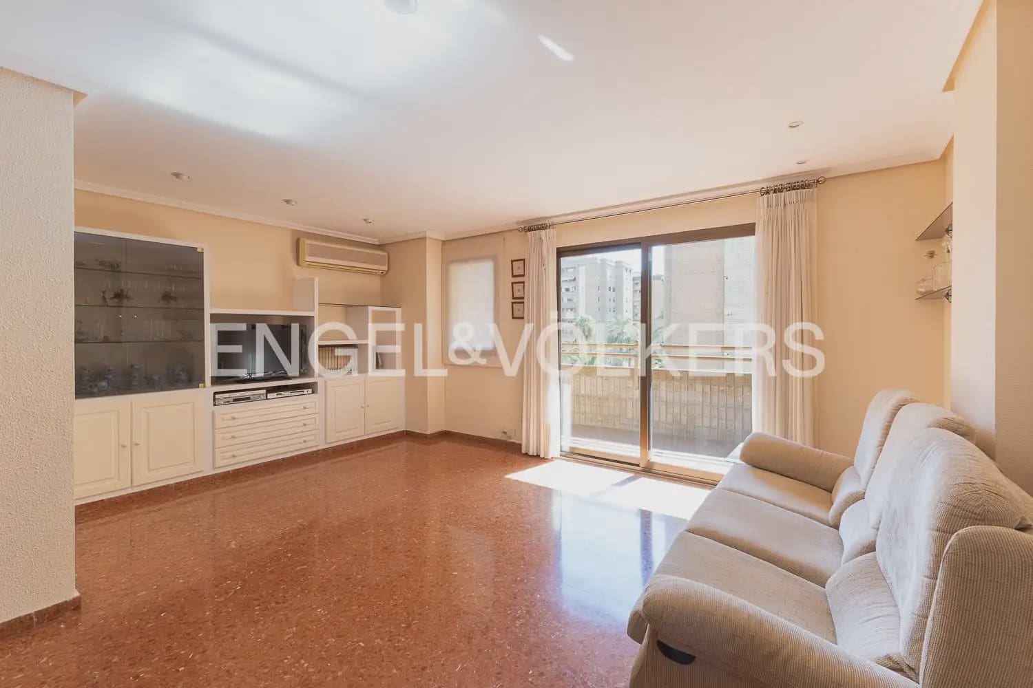 Piso de 3 habitaciones en València ciudad en venta con garaje - 520.000 € (Ref: 10100730)