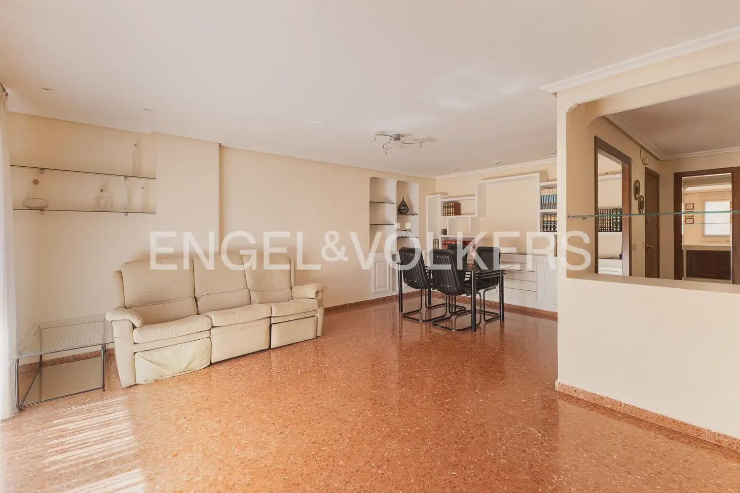 Piso de 3 habitaciones en València ciudad en venta con garaje - 520.000 € (Ref: 10100730)