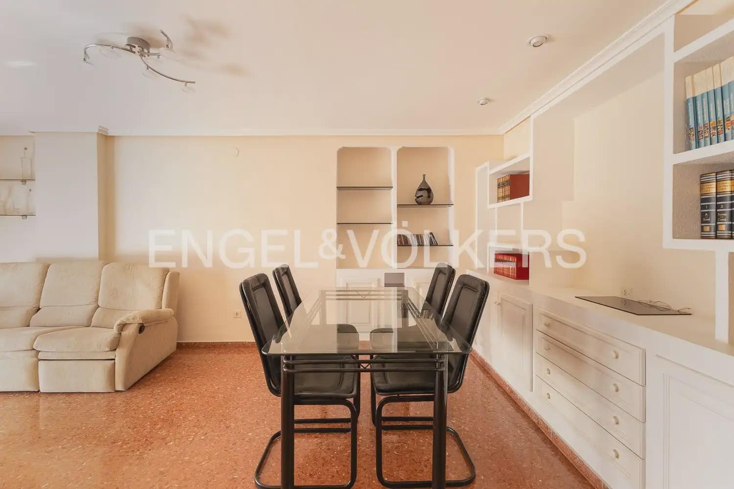 Piso de 3 habitaciones en València ciudad en venta con garaje - 520.000 € (Ref: 10100730)
