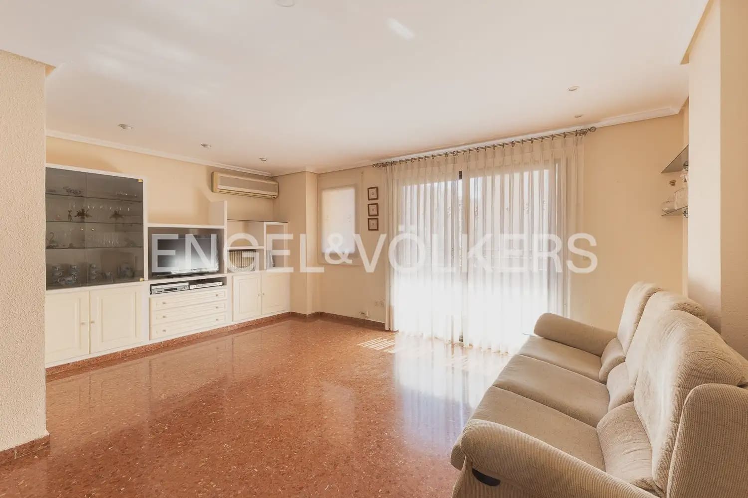 Piso de 3 habitaciones en València ciudad en venta con garaje - 520.000 € (Ref: 10100730)