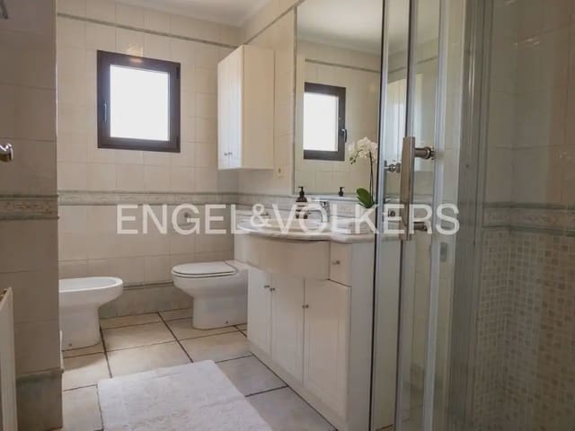 Villa/Maison Mitoyenne de 6 chambres à louer à Náquera - 3 000 € (Ref: 10100733)