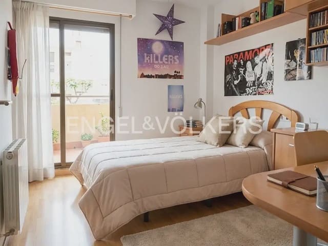 Villa/Maison Mitoyenne de 6 chambres à louer à Náquera - 3 000 € (Ref: 10100733)