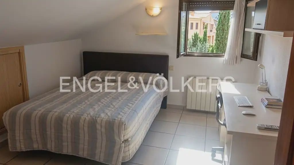 Villa/Maison Mitoyenne de 6 chambres à louer à Naquera avec piscine garage - 3 000 € (Ref: 10100733)