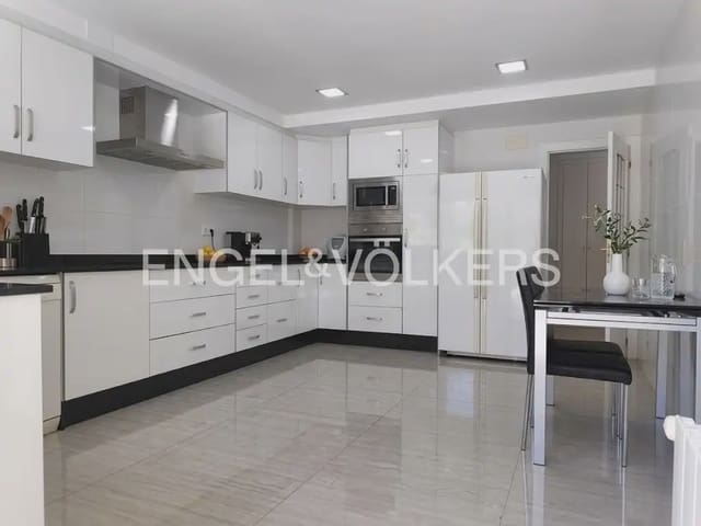 Villa/Maison Mitoyenne de 6 chambres à louer à Náquera - 3 000 € (Ref: 10100733)