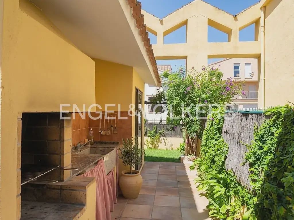 Villa/Maison Mitoyenne de 6 chambres à louer à Naquera avec piscine garage - 3 000 € (Ref: 10100733)