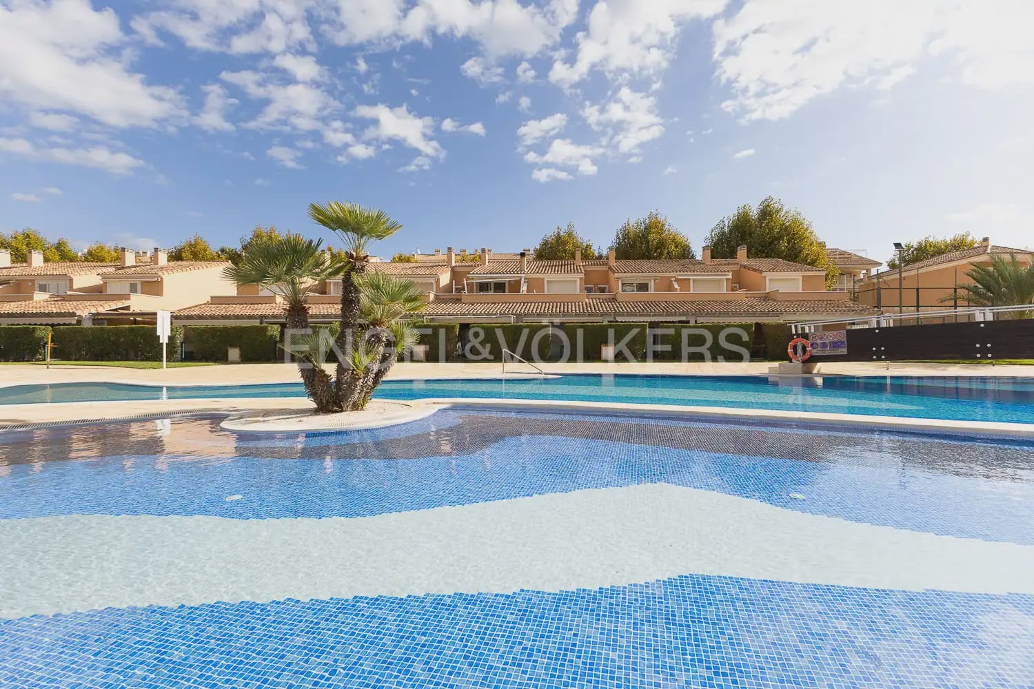 3 soverom Rekkehus til leie i Javea / Xabia med svømmebasseng - € 2 200 (Ref: 10100734)