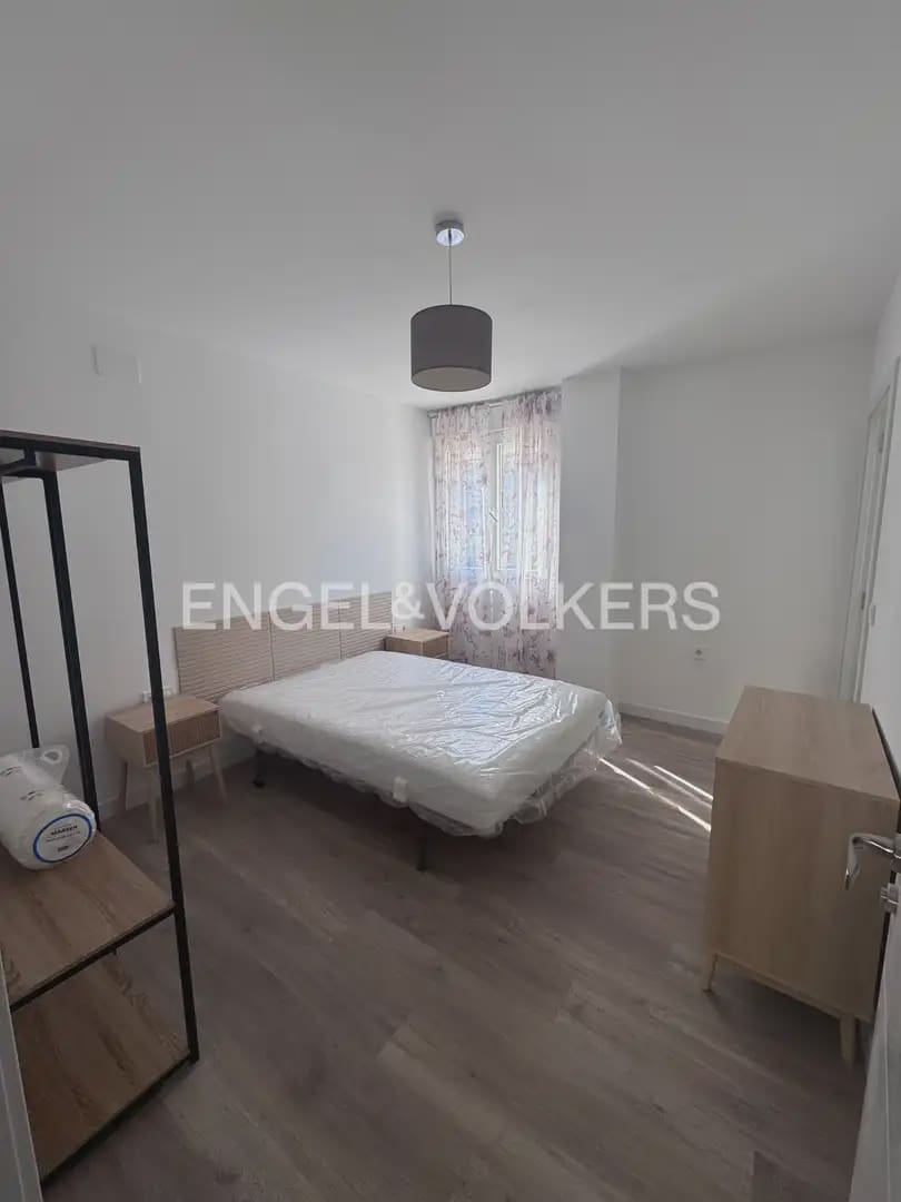 3 quarto Apartamento para arrendar em Valencia cidade - 1 400 € (Ref: 10101457)