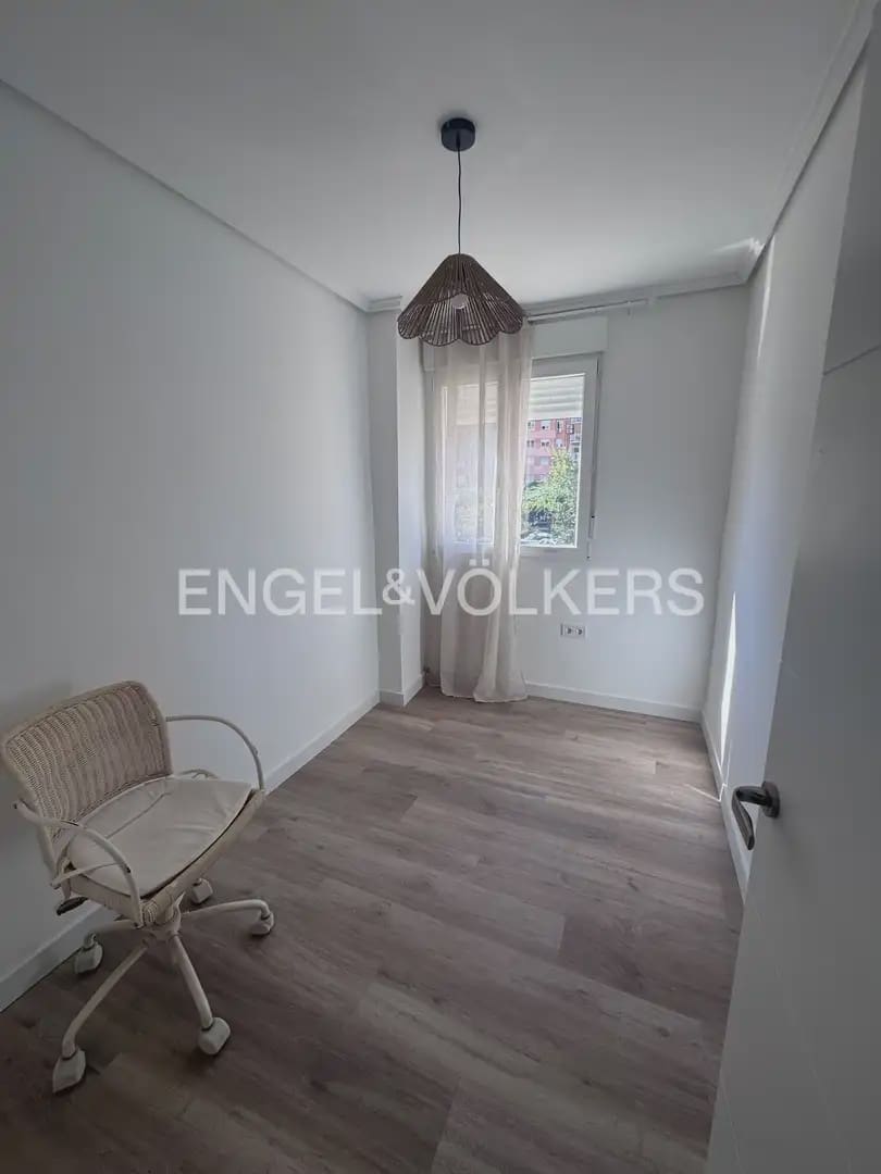 3 quarto Apartamento para arrendar em Valencia cidade - 1 400 € (Ref: 10101457)