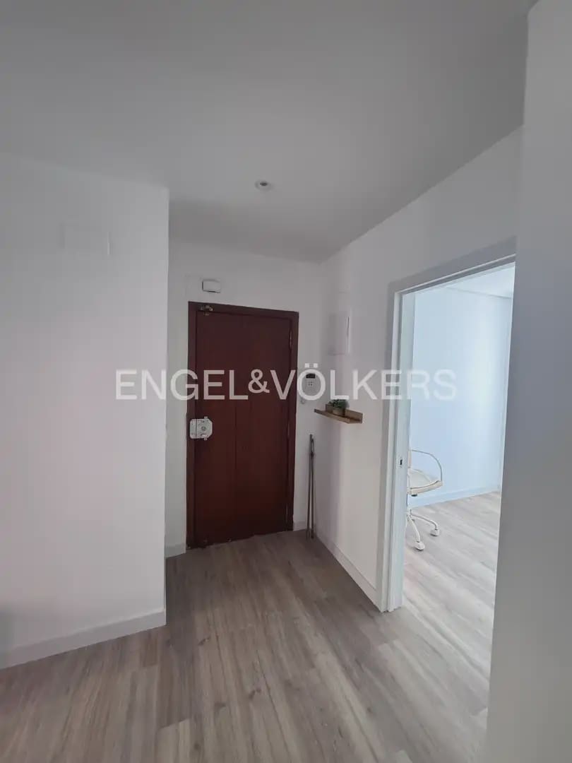 3 quarto Apartamento para arrendar em Valencia cidade - 1 400 € (Ref: 10101457)