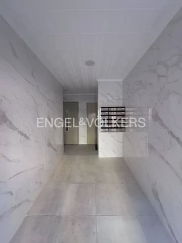 3 quarto Apartamento para arrendar em L'Illa Perduda, Valência cidade - 1 400 € (Ref: 10101457)