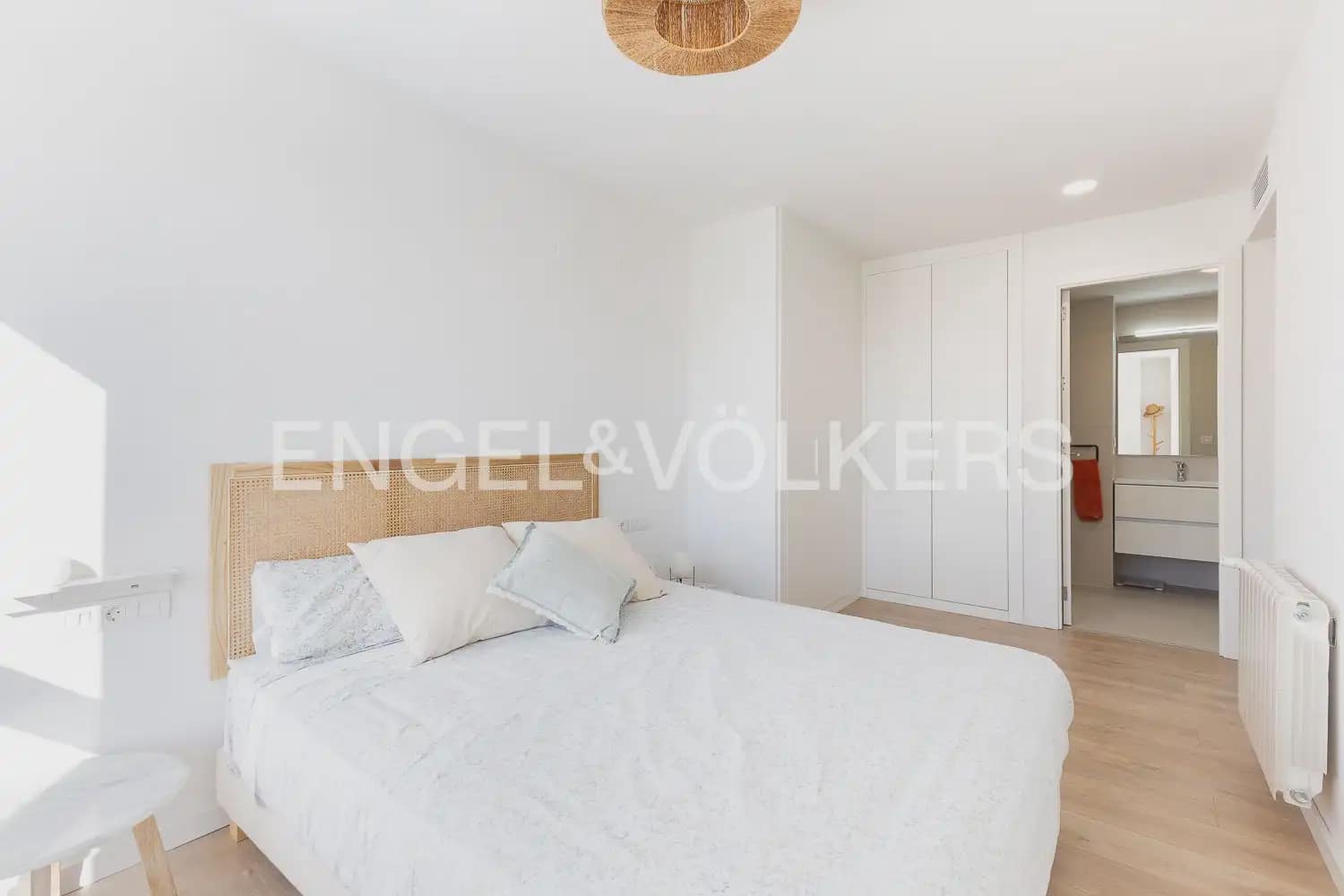 Appartement de 2 chambres à louer à Valence ville avec piscine garage - 2 000 € (Ref: 10101458)