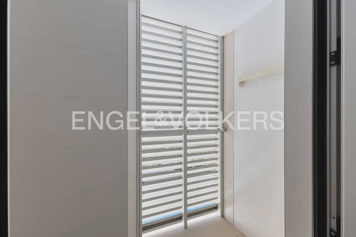 Appartement de 2 chambres à louer à Valence ville avec piscine garage - 2 000 € (Ref: 10101458)