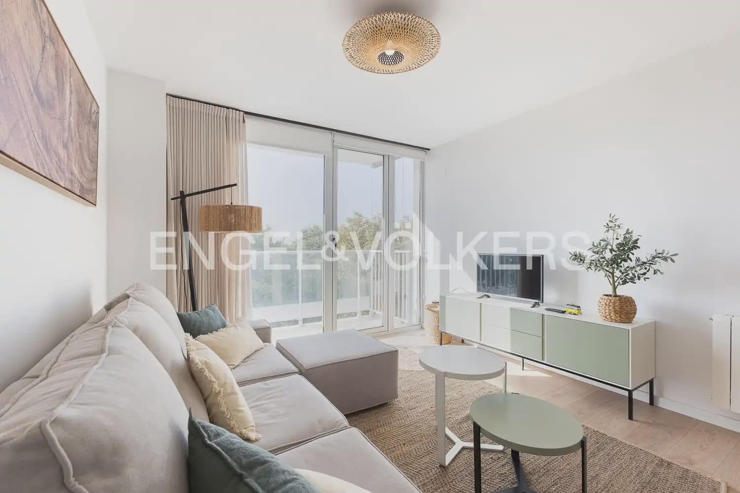 Appartement de 2 chambres à louer à Valence ville avec piscine garage - 2 000 € (Ref: 10101458)