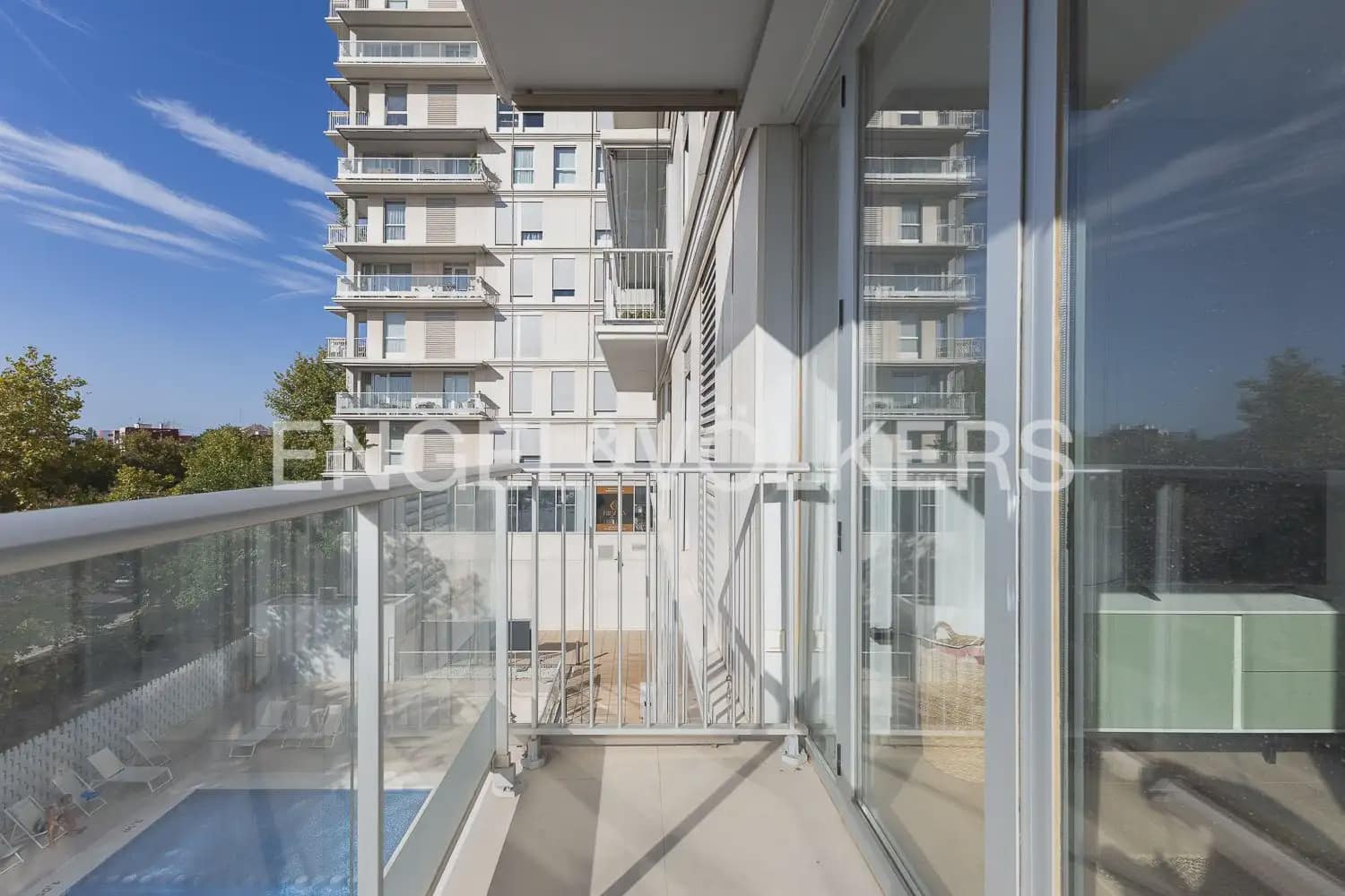 Appartement de 2 chambres à louer à Valence ville avec piscine garage - 2 000 € (Ref: 10101458)