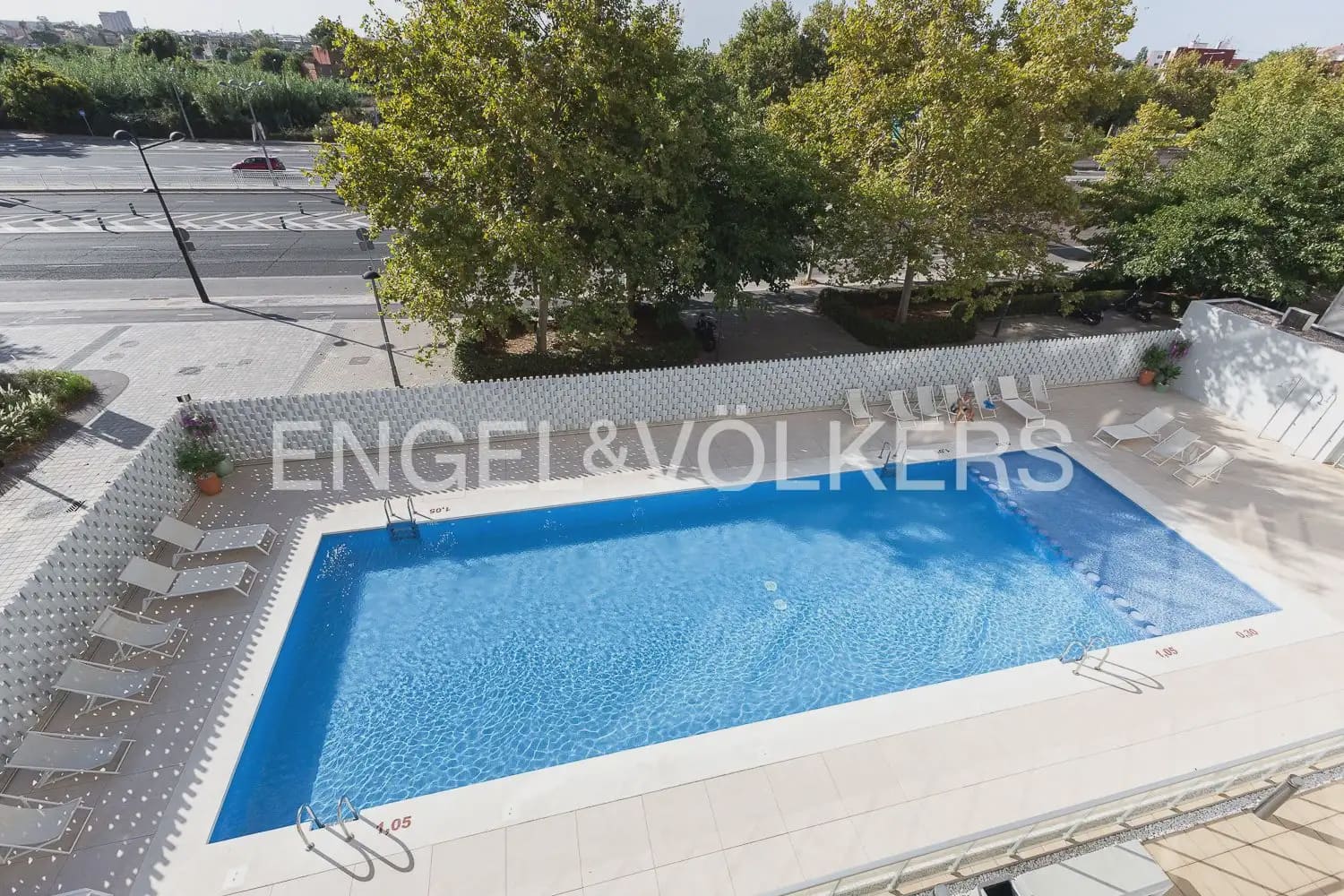Appartement de 2 chambres à louer à Valence ville avec piscine garage - 2 000 € (Ref: 10101458)