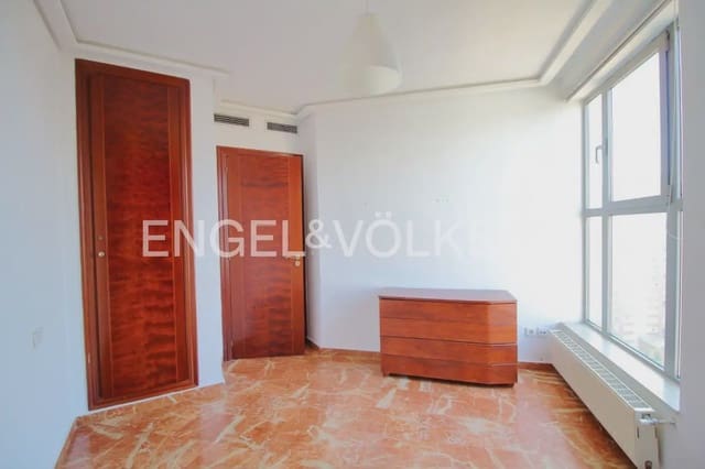 2 makuuhuone Asunto vuokrattavana paikassa Ciutat de les Arts i de les Ciencies, Valencia kaupunki mukana uima-altaan 
autotalli - 2 500 € (Ref: 10101459)