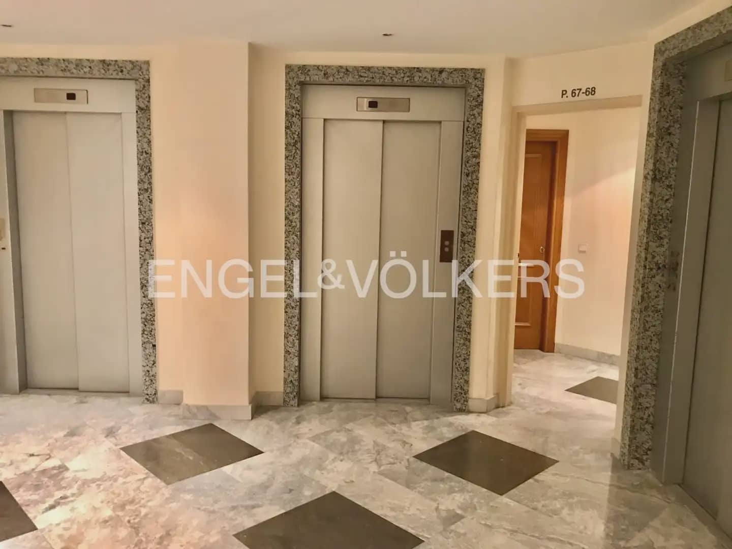 2 makuuhuone Asunto vuokrattavana paikassa Valencia kaupunki mukana uima-altaan 
autotalli - 2 500 € (Ref: 10101459)
