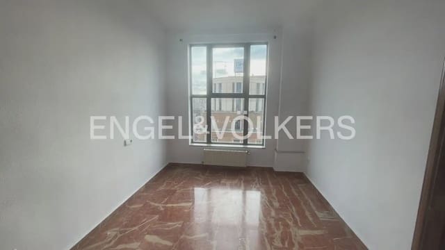 2 slaapkamer Flat te huur in Ciutat de les Arts i de les Ciencies, Valencia stad met zwembad garage - € 2.500 (Ref: 10101459)
