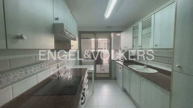 2 slaapkamer Flat te huur in Ciutat de les Arts i de les Ciencies, Valencia stad met zwembad garage - € 2.500 (Ref: 10101459)