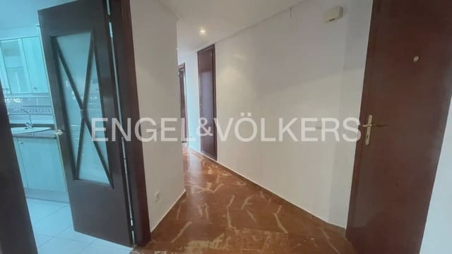 2 slaapkamer Flat te huur in Ciutat de les Arts i de les Ciencies, Valencia stad met zwembad garage - € 2.500 (Ref: 10101459)