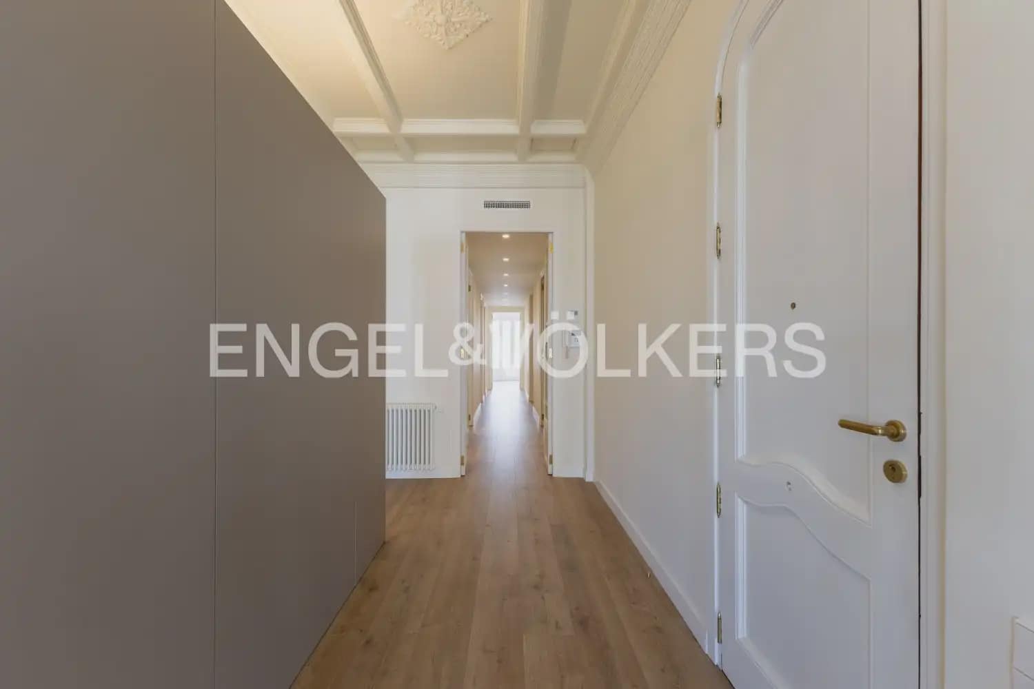 Appartement de 4 chambres à louer à Valence ville - 4 500 € (Ref: 10102823)