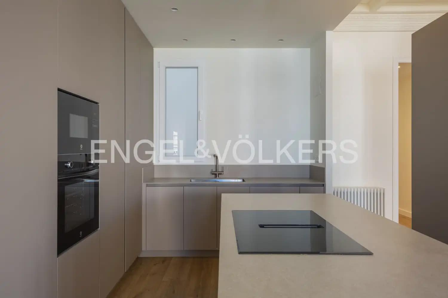 Appartement de 4 chambres à louer à Valence ville - 4 500 € (Ref: 10102823)