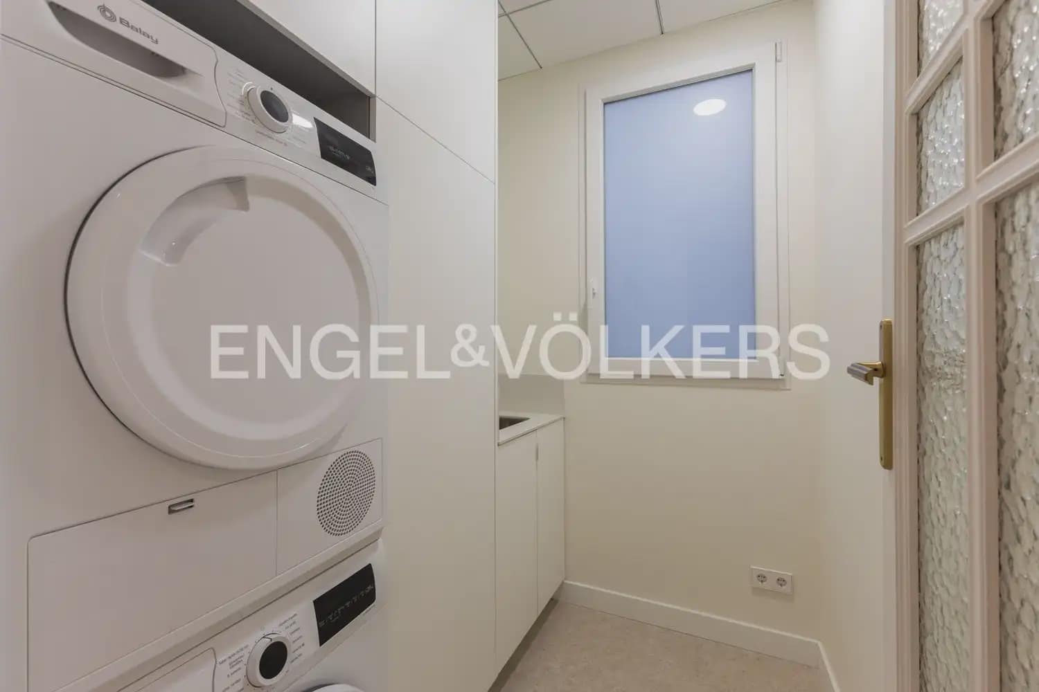 Appartement de 4 chambres à louer à Valence ville - 4 500 € (Ref: 10102823)