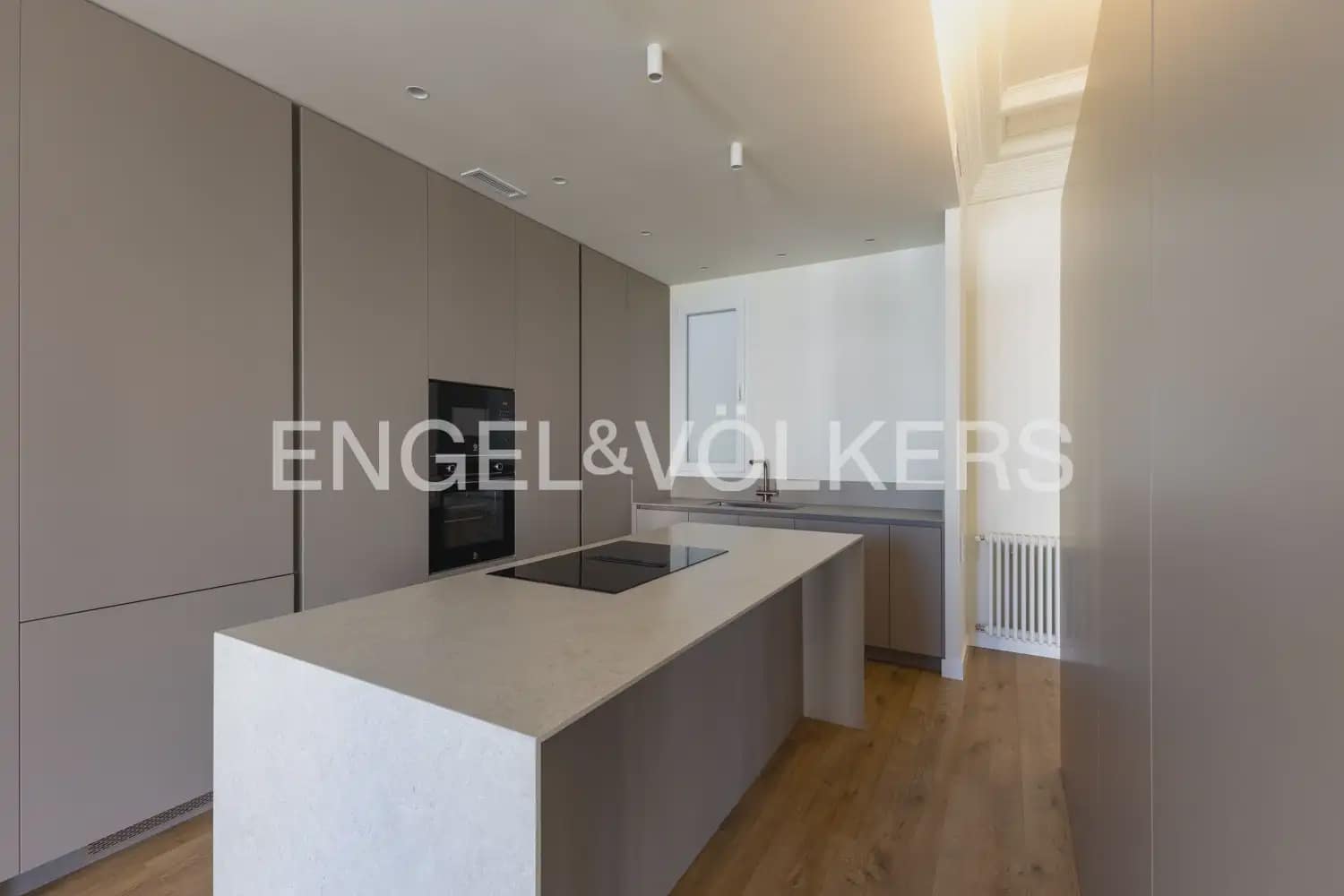 Appartement de 4 chambres à louer à Valence ville - 4 500 € (Ref: 10102823)