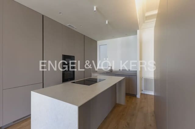 Appartement de 4 chambres à louer à Russafa, Valence ville - 4 500 € (Ref: 10102823)