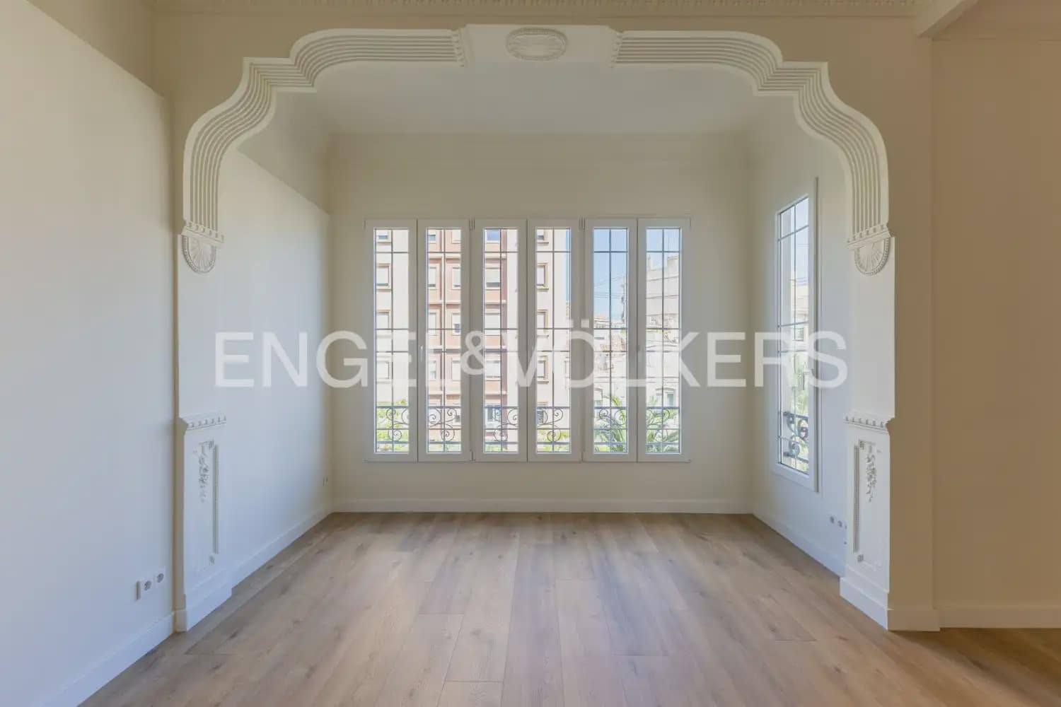 Appartement de 4 chambres à louer à Valence ville - 4 500 € (Ref: 10102823)